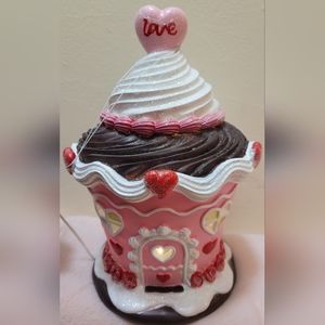 Pink love cupcake house with lights